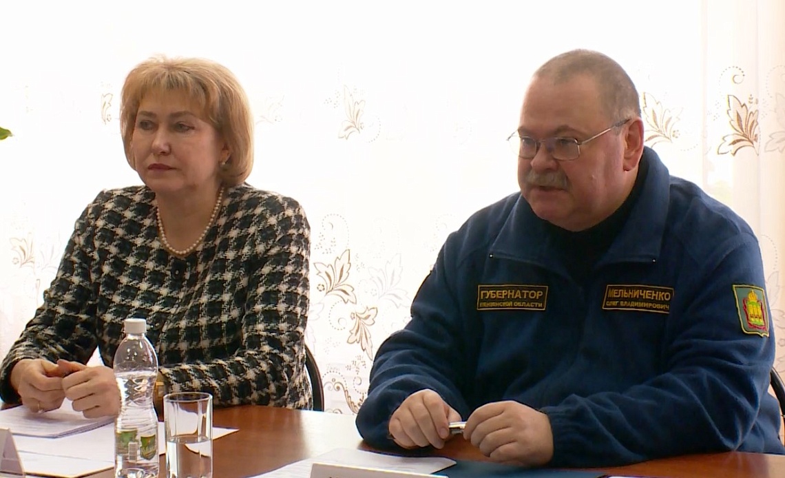 Губернатор Олег Мельниченко оценил капремонт соцобъектов в Башмаковском районе